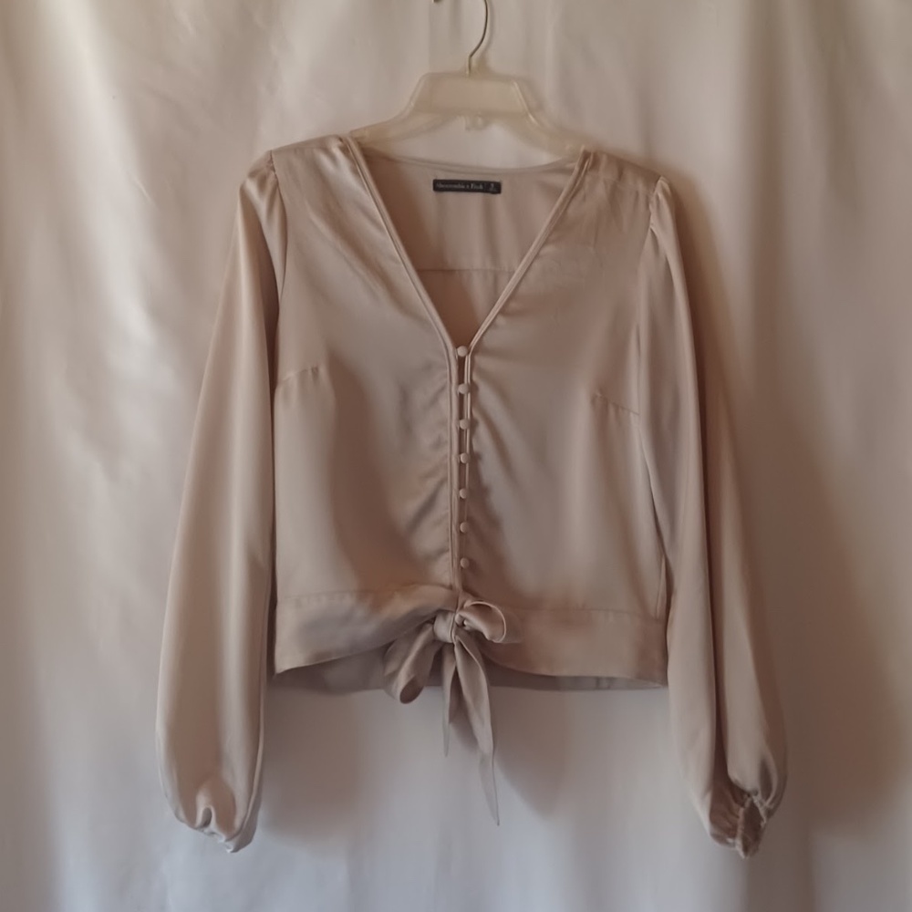 Abercrombie & Fitch Satin Tie Front Blouse Top Silver Gray Long Sleeves Size S